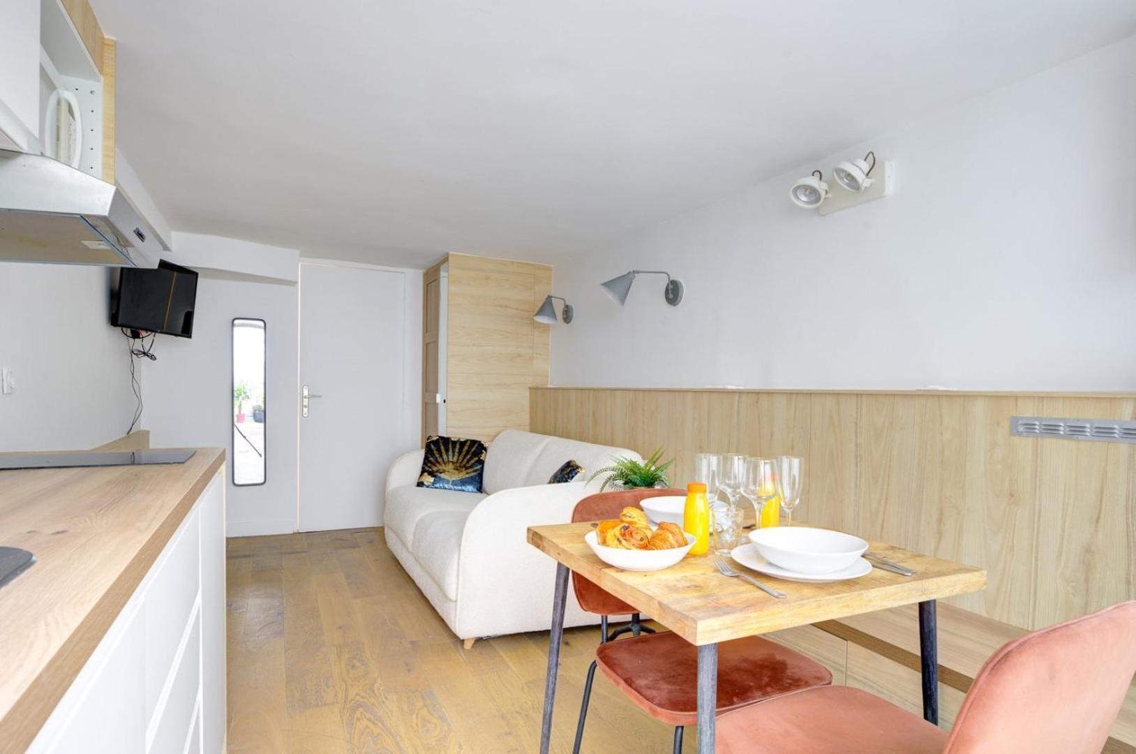 204 Coco - Superb In * Parijs